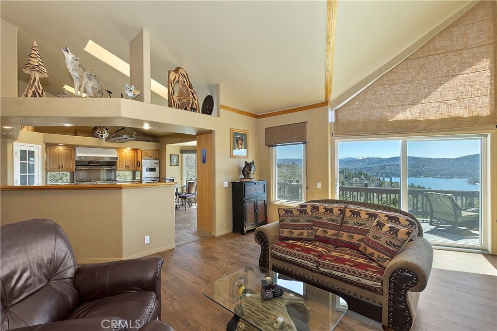 Lake Arrowhead, California, 92352, United States, ,5 BathroomsBathrooms,Residential,Active,1781875