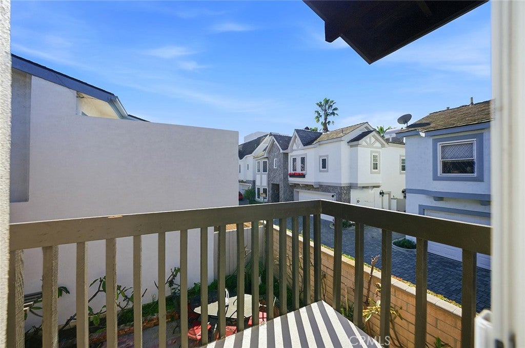 Seal Beach, California, 90740, United States, 4 Bedrooms Bedrooms, ,3 BathroomsBathrooms,Residential,Active,2010555