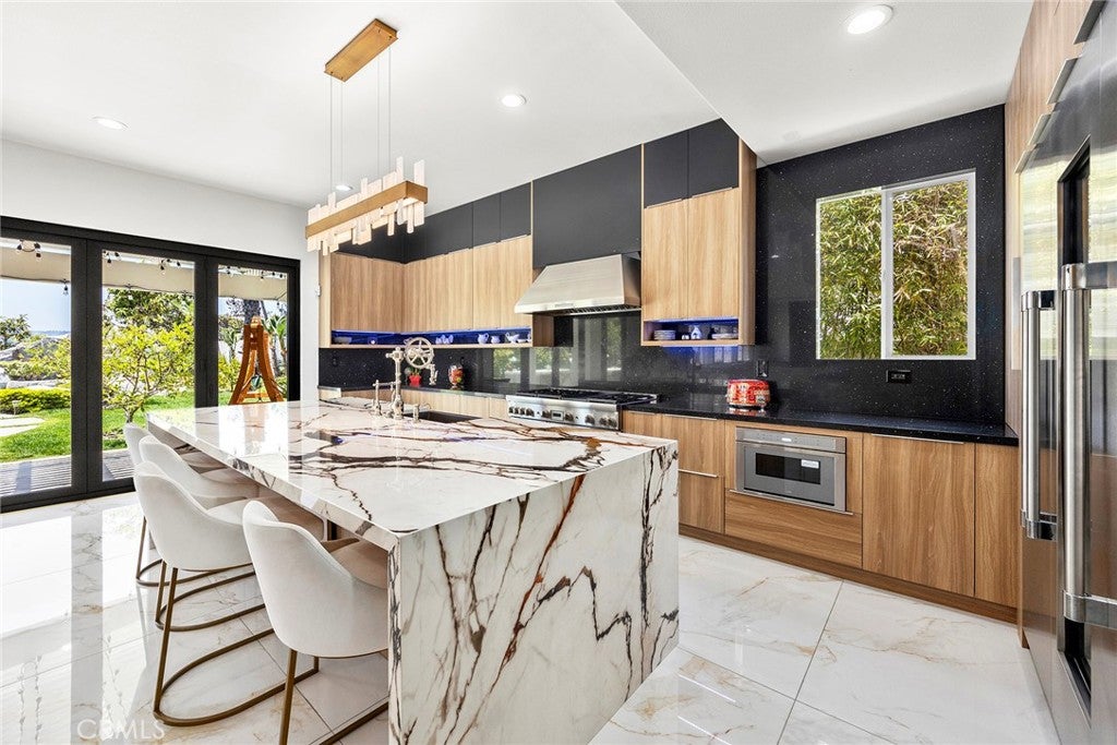 Rowland Heights, California, 91748, United States, 5 Bedrooms Bedrooms, ,6 BathroomsBathrooms,Residential,Pending,1986868