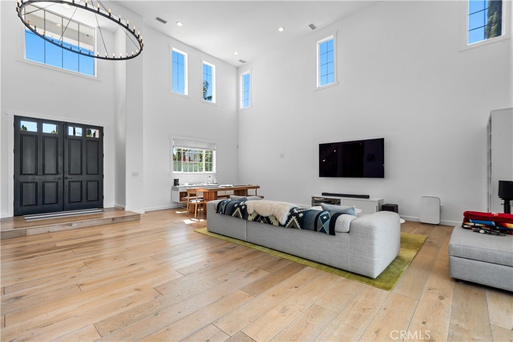 Calabasas, California, 91302, United States, 5 Bedrooms Bedrooms, ,5 BathroomsBathrooms,Residential,Active,1806958