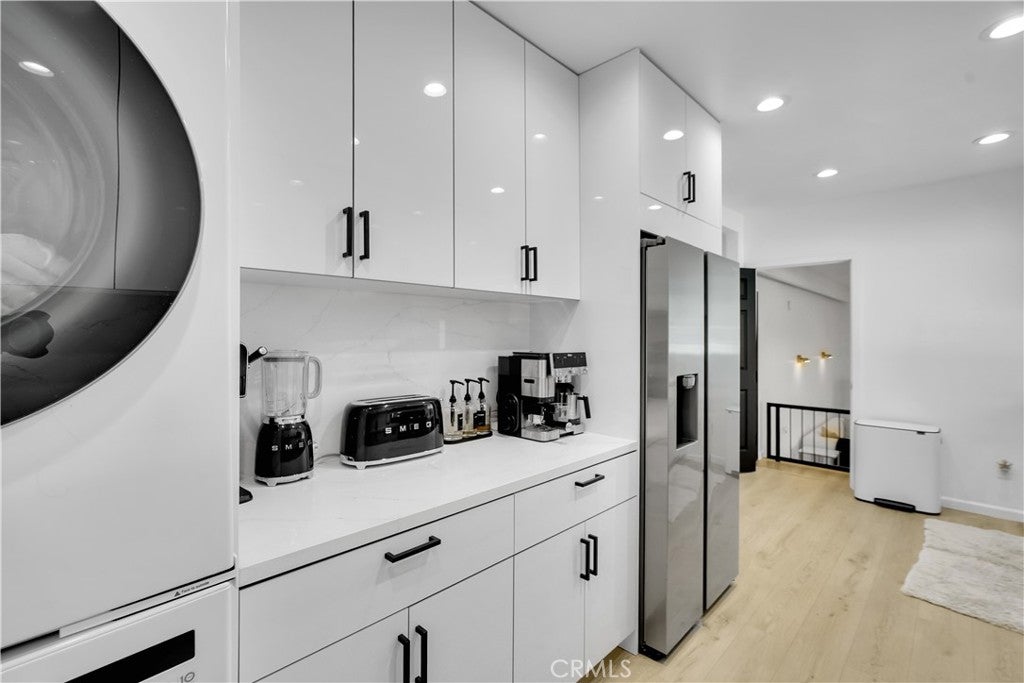 Glendale, California, 91206, United States, 4 Bedrooms Bedrooms, ,3 BathroomsBathrooms,Residential,Active,1963262