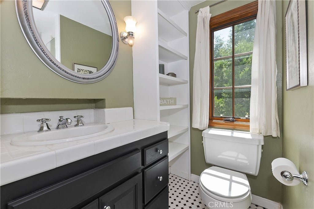 Lake Arrowhead, California, 92352, United States, ,4 BathroomsBathrooms,Residential,Active,1791398