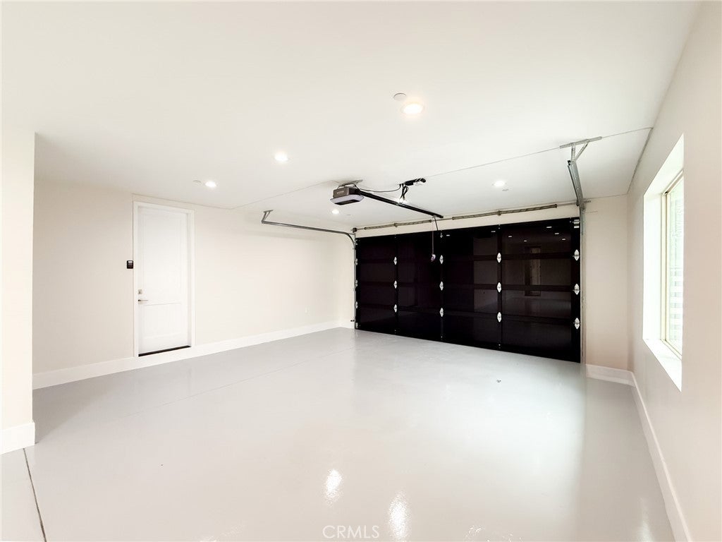 Pasadena, California, 91107, United States, 7 Bedrooms Bedrooms, ,8 BathroomsBathrooms,Residential,Active,1944066