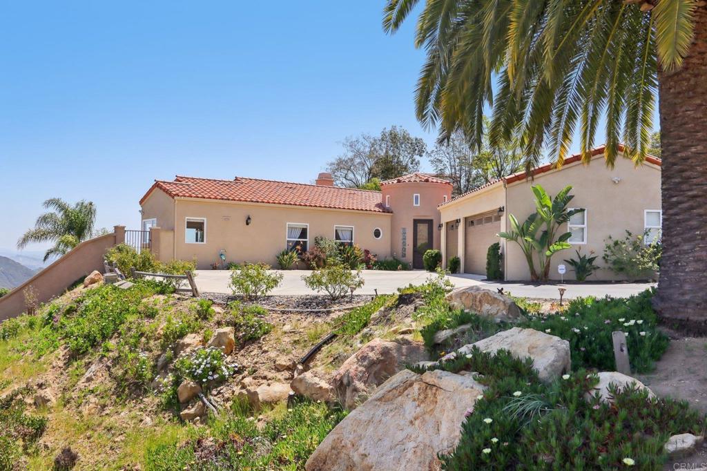 Fallbrook, California, 92028, United States, 3 Bedrooms Bedrooms, ,2 BathroomsBathrooms,Residential,Pending,1929395