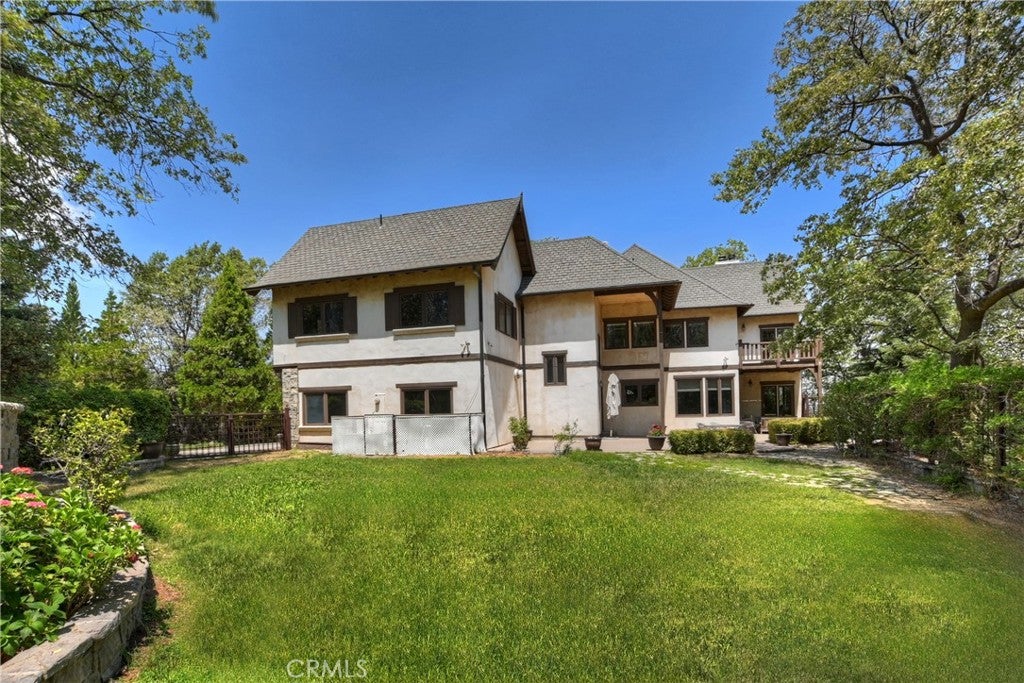 Lake Arrowhead, California, 92352, United States, 4 Bedrooms Bedrooms, ,5 BathroomsBathrooms,Residential,Active,1897983