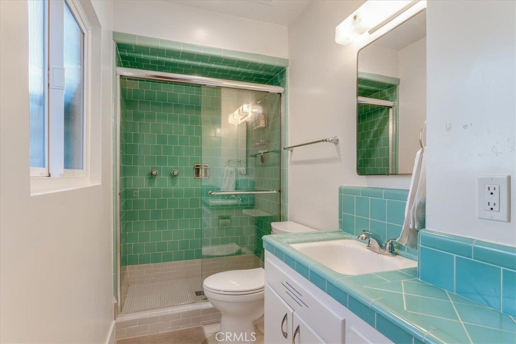 Paso Robles, California, 93446, United States, 3 Bedrooms Bedrooms, ,3 BathroomsBathrooms,Residential,Active,1990043