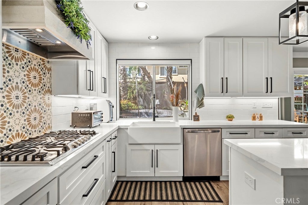 Rancho Santa Margarita, California, 92688, United States, 4 Bedrooms Bedrooms, ,3 BathroomsBathrooms,Residential,Active,1944272