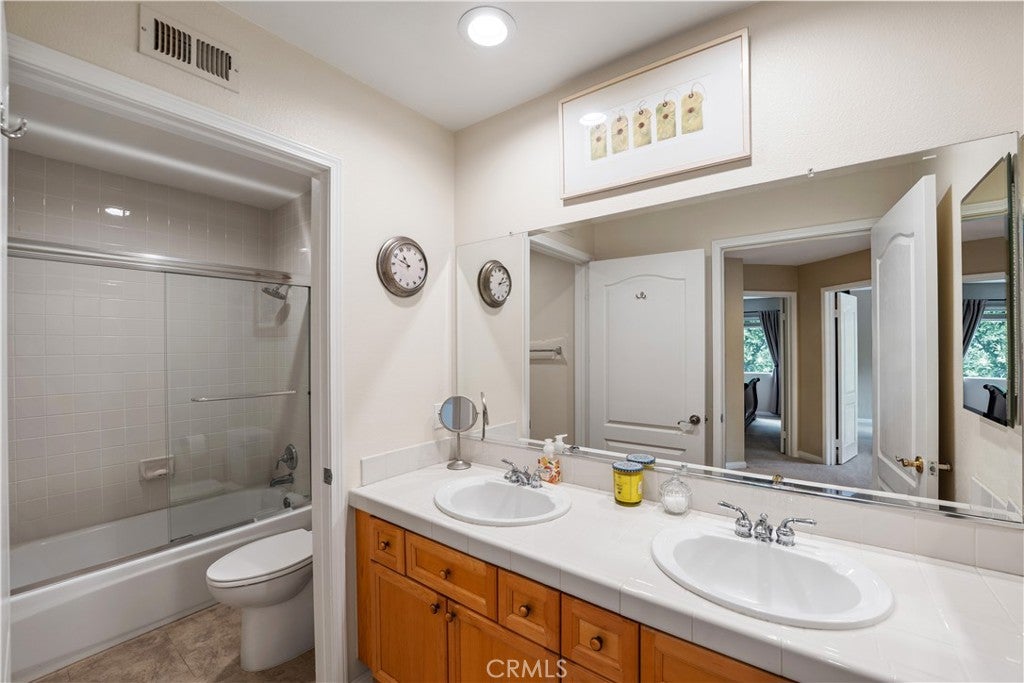 Granada Hills, California, 91344, United States, 5 Bedrooms Bedrooms, ,3 BathroomsBathrooms,Residential,Active,1952998