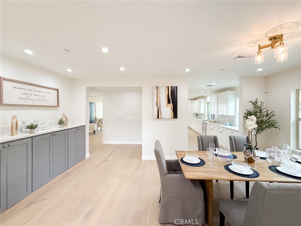 Pasadena, California, 91107, United States, 7 Bedrooms Bedrooms, ,8 BathroomsBathrooms,Residential,Active,1944066