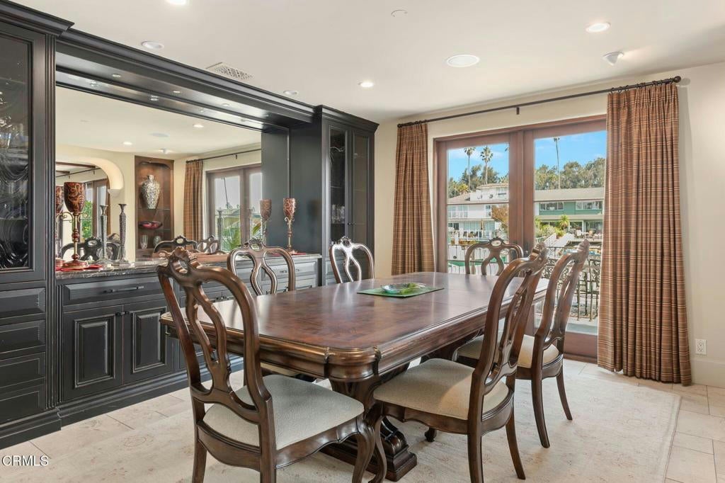 Ventura, California, 93001, United States, 3 Bedrooms Bedrooms, ,4 BathroomsBathrooms,Residential,Active,1756327