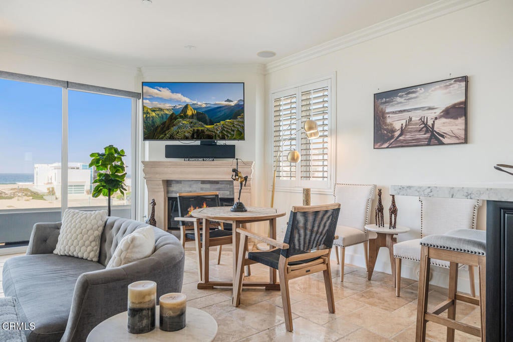 Oxnard, California, 93035, United States, 5 Bedrooms Bedrooms, ,6 BathroomsBathrooms,Residential,Contingent,1973330