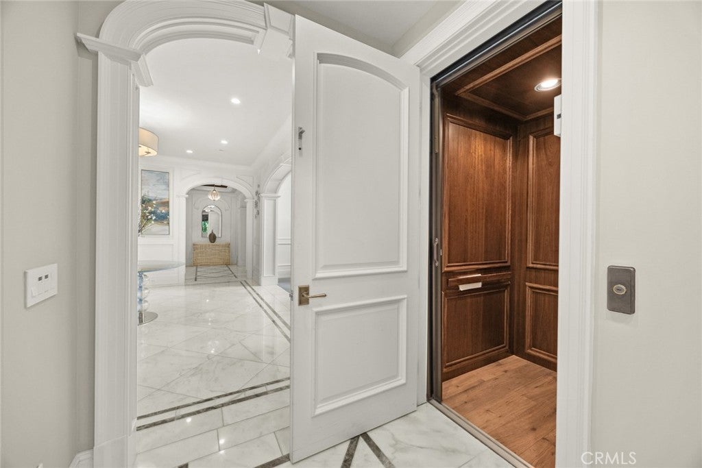 Arcadia, California, 91006, United States, 6 Bedrooms Bedrooms, ,8 BathroomsBathrooms,Residential,Active,1933891
