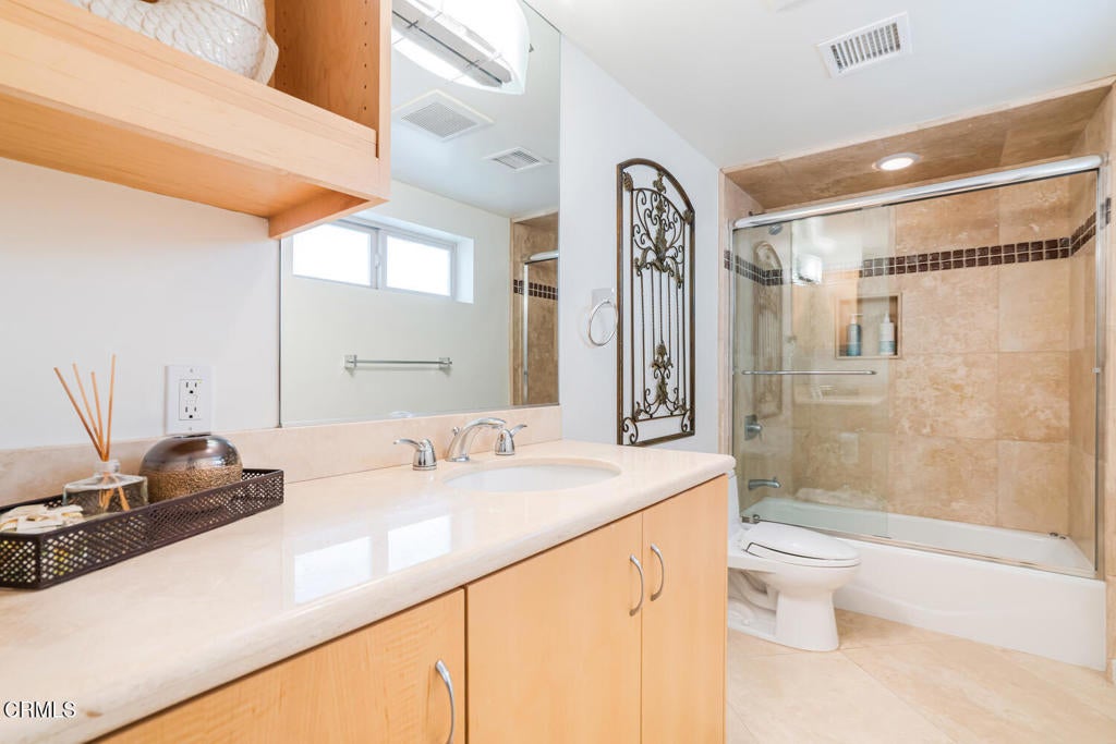 Oxnard, California, 93035, United States, 3 Bedrooms Bedrooms, ,4 BathroomsBathrooms,Residential,Active,1880199