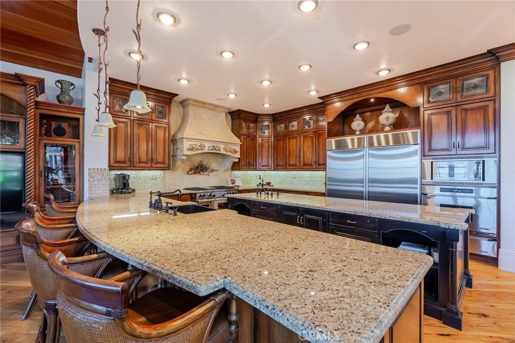 Valencia, California, 91381, United States, 6 Bedrooms Bedrooms, ,11 BathroomsBathrooms,Residential,Active,1959978