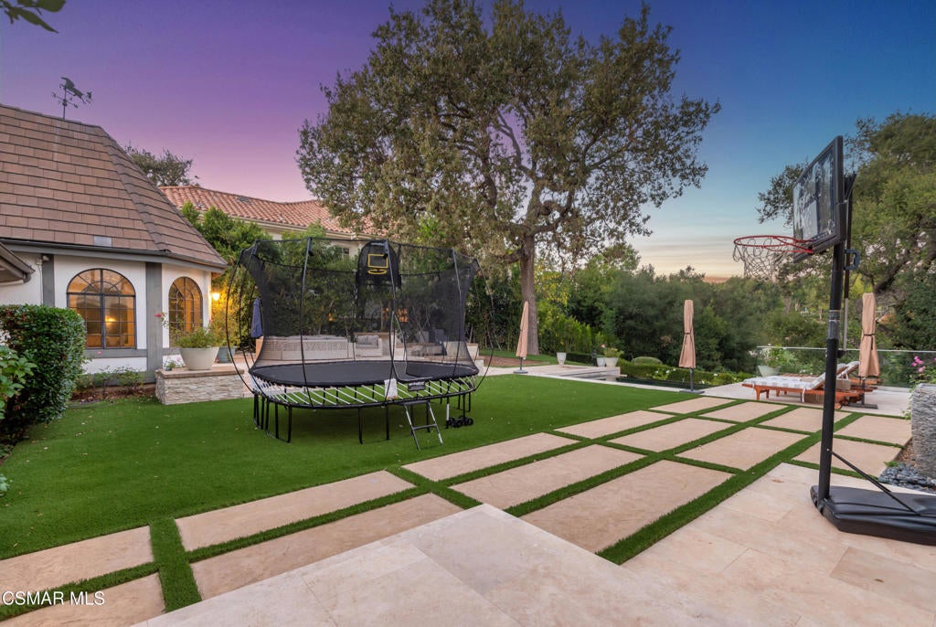 Thousand Oaks, California, 91362, United States, 4 Bedrooms Bedrooms, ,5 BathroomsBathrooms,Residential,Active,1985873