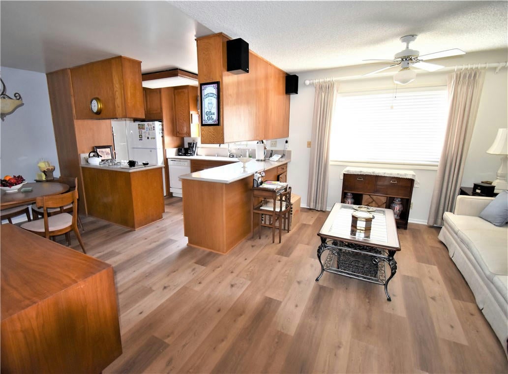 Seal Beach, California, 90740, United States, ,2 BathroomsBathrooms,Residential,Pending,1702937