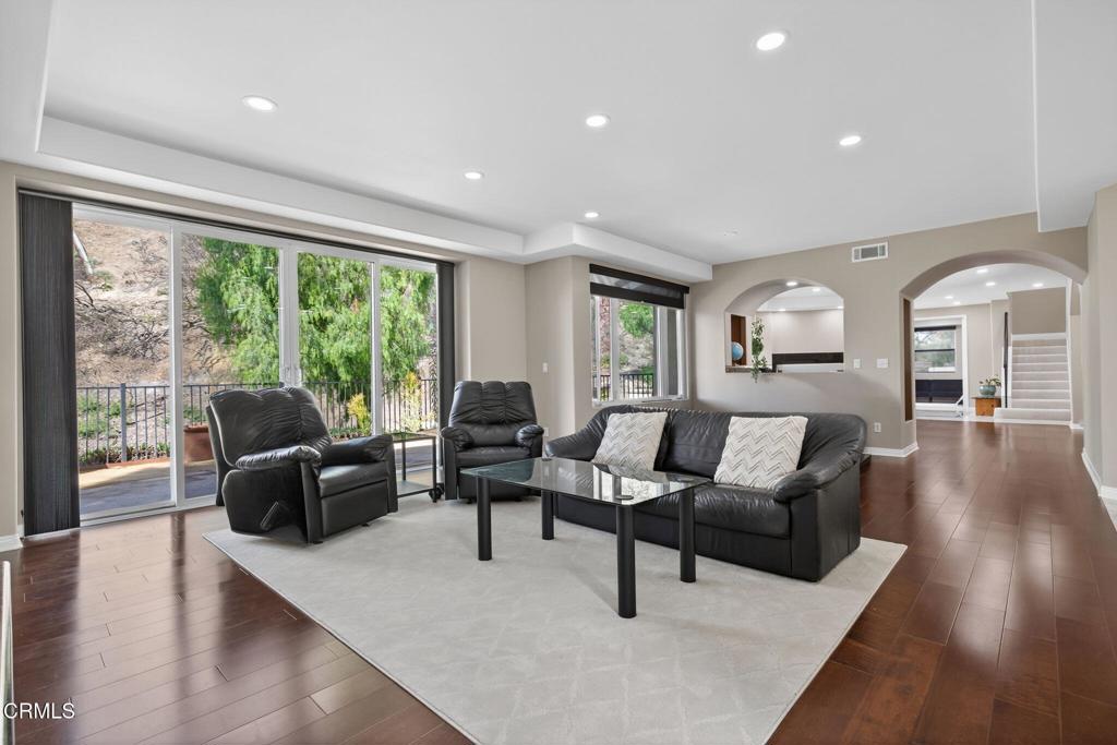 Camarillo, California, 93010, United States, 4 Bedrooms Bedrooms, ,4 BathroomsBathrooms,Residential,Active,1945047