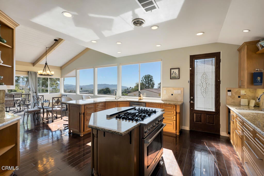 Camarillo, California, 93010, United States, 4 Bedrooms Bedrooms, ,6 BathroomsBathrooms,Residential,Active,1987228