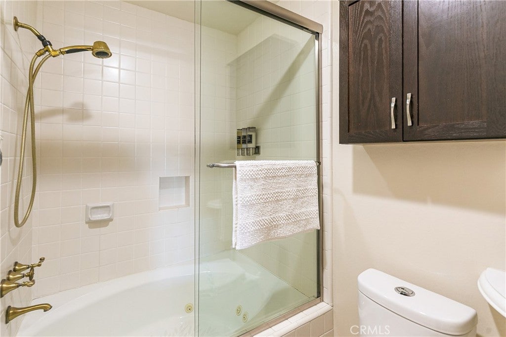 Lake Arrowhead, California, 92352, United States, 2 Bedrooms Bedrooms, ,3 BathroomsBathrooms,Residential,Active,1908134