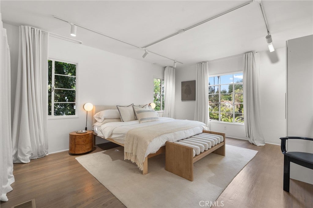 Los Angeles, California, 90027, United States, 3 Bedrooms Bedrooms, ,2 BathroomsBathrooms,Residential,Active,1953705