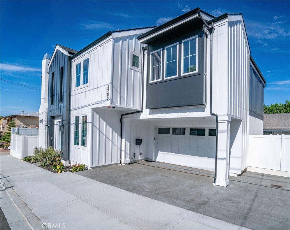 Redondo Beach, California, 90278, United States, 5 Bedrooms Bedrooms, ,5 BathroomsBathrooms,Residential,Active,1959976