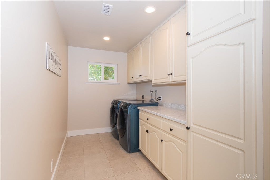 Paso Robles, California, 93446, United States, 4 Bedrooms Bedrooms, ,2 BathroomsBathrooms,Residential,Active,1929671