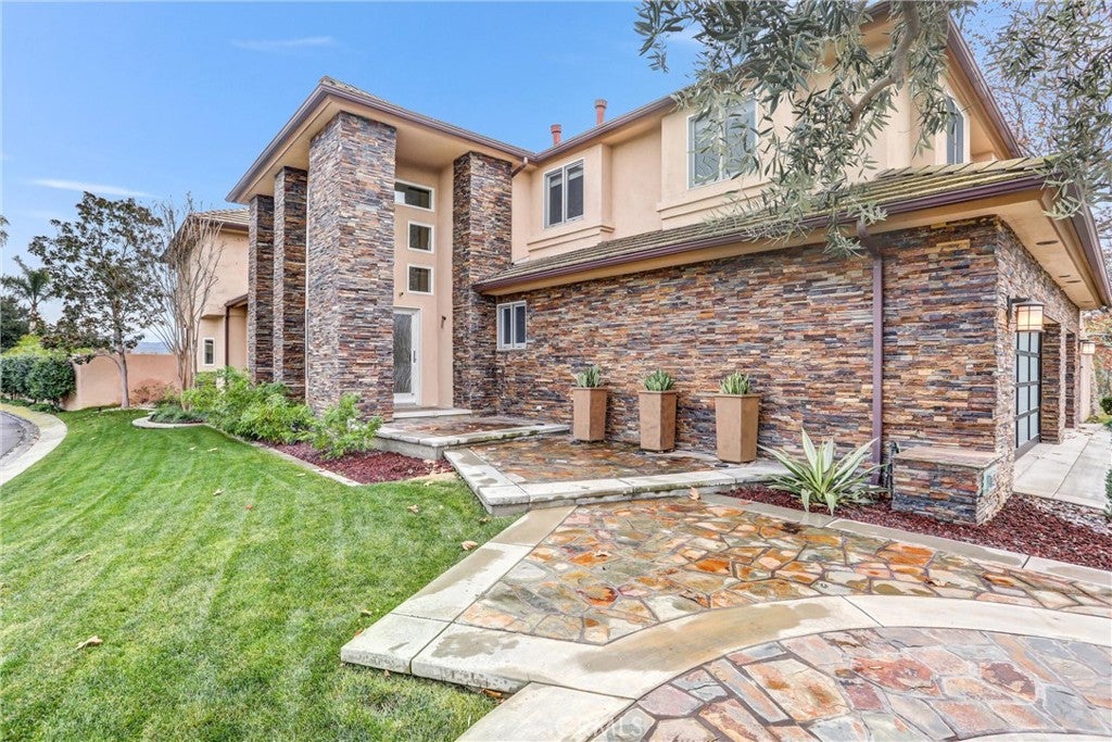 Anaheim, California, 92807, United States, 6 Bedrooms Bedrooms, ,5 BathroomsBathrooms,Residential,Active,2006989