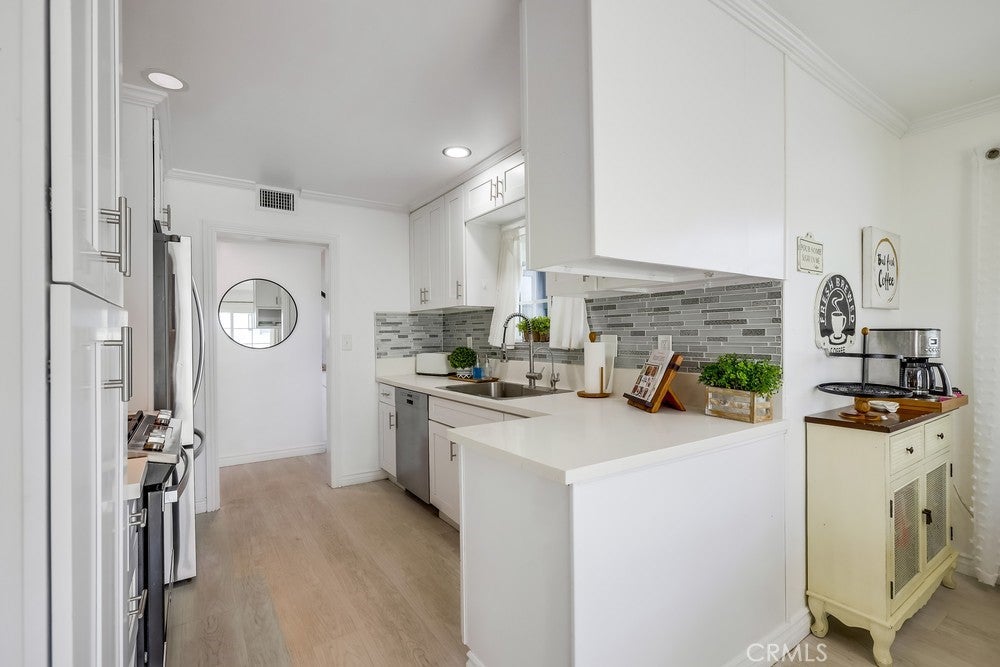 Garden Grove, California, 92845, United States, 5 Bedrooms Bedrooms, ,2 BathroomsBathrooms,Residential,Active,1927673