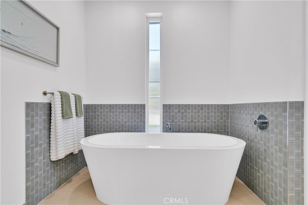 Redondo Beach, California, 90278, United States, 5 Bedrooms Bedrooms, ,5 BathroomsBathrooms,Residential,Active,1959976