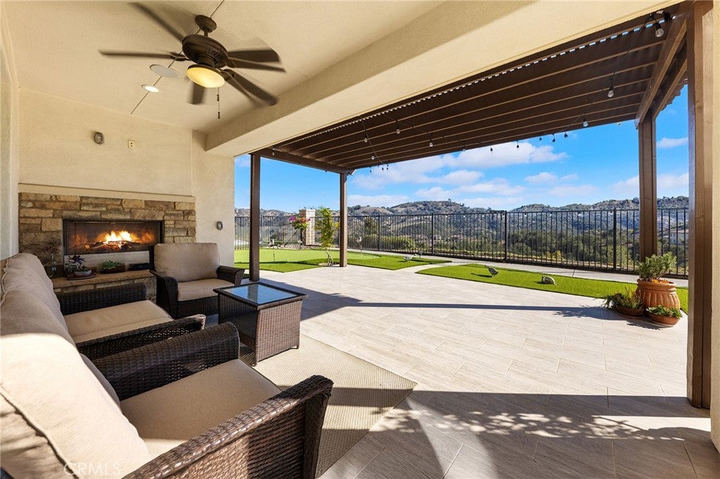 Chino Hills, California, 91709, United States, 5 Bedrooms Bedrooms, ,6 BathroomsBathrooms,Residential,Active,1986885