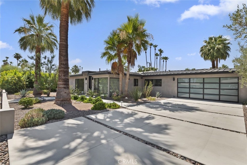 Palm Springs, California, 92264, United States, 4 Bedrooms Bedrooms, ,5 BathroomsBathrooms,Residential,Active,1999334