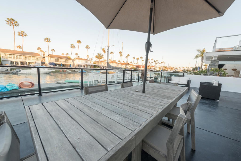 Ventura, California, 93001, United States, 3 Bedrooms Bedrooms, ,3 BathroomsBathrooms,Residential,Contingent,1944076