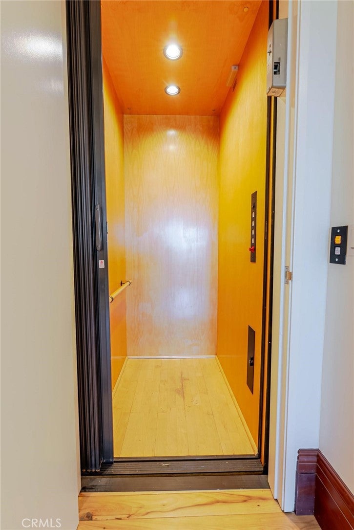 Valencia, California, 91381, United States, 6 Bedrooms Bedrooms, ,11 BathroomsBathrooms,Residential,Active,1959978