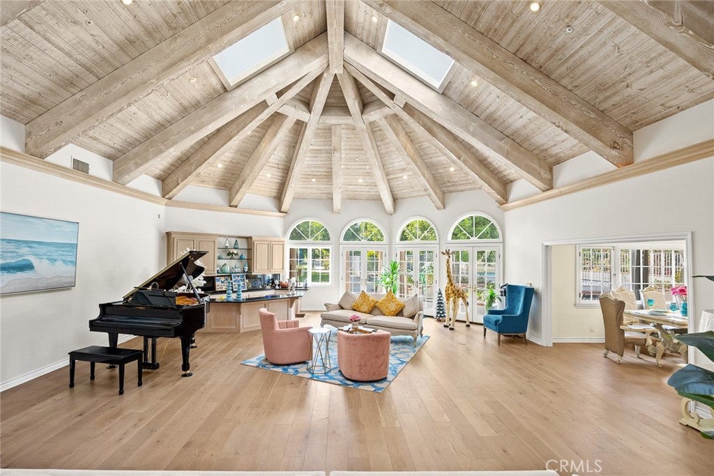 Arcadia, California, 91006, United States, 6 Bedrooms Bedrooms, ,6 BathroomsBathrooms,Residential,Active,1986863