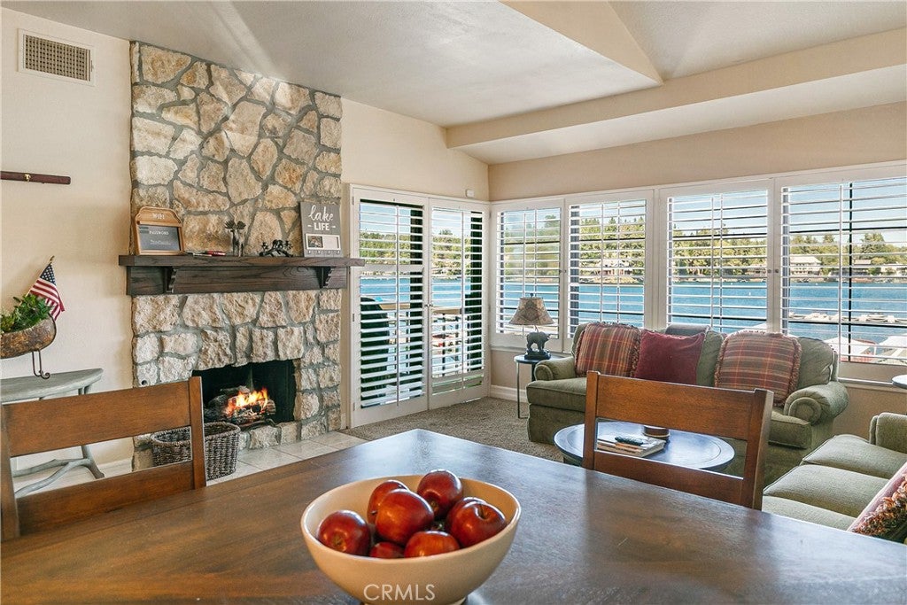 Lake Arrowhead, California, 92352, United States, 2 Bedrooms Bedrooms, ,3 BathroomsBathrooms,Residential,Active,1908134