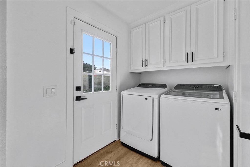 Huntington Beach, California, 92646, United States, 4 Bedrooms Bedrooms, ,3 BathroomsBathrooms,Residential,Active,1998762