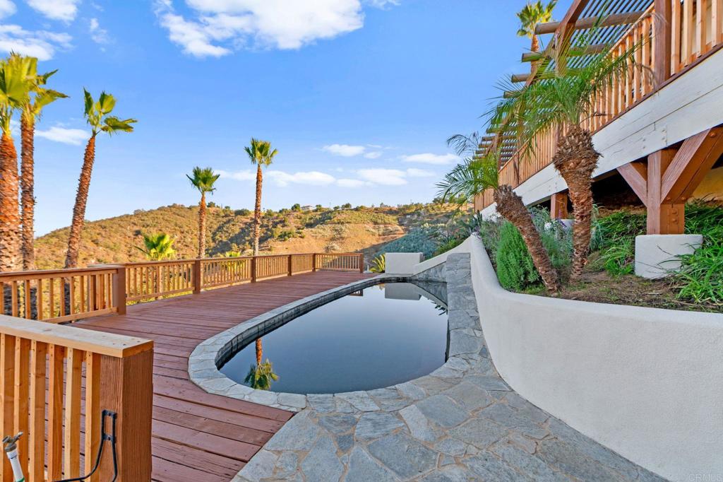 Escondido, California, 92026, United States, 3 Bedrooms Bedrooms, ,2 BathroomsBathrooms,Residential,Active,1972147