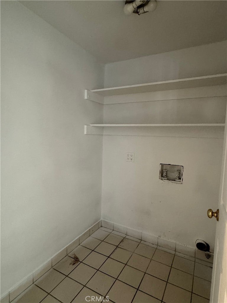 Los Angeles, California, 90036, United States, 5 Bedrooms Bedrooms, ,4 BathroomsBathrooms,Residential,Active,1995243