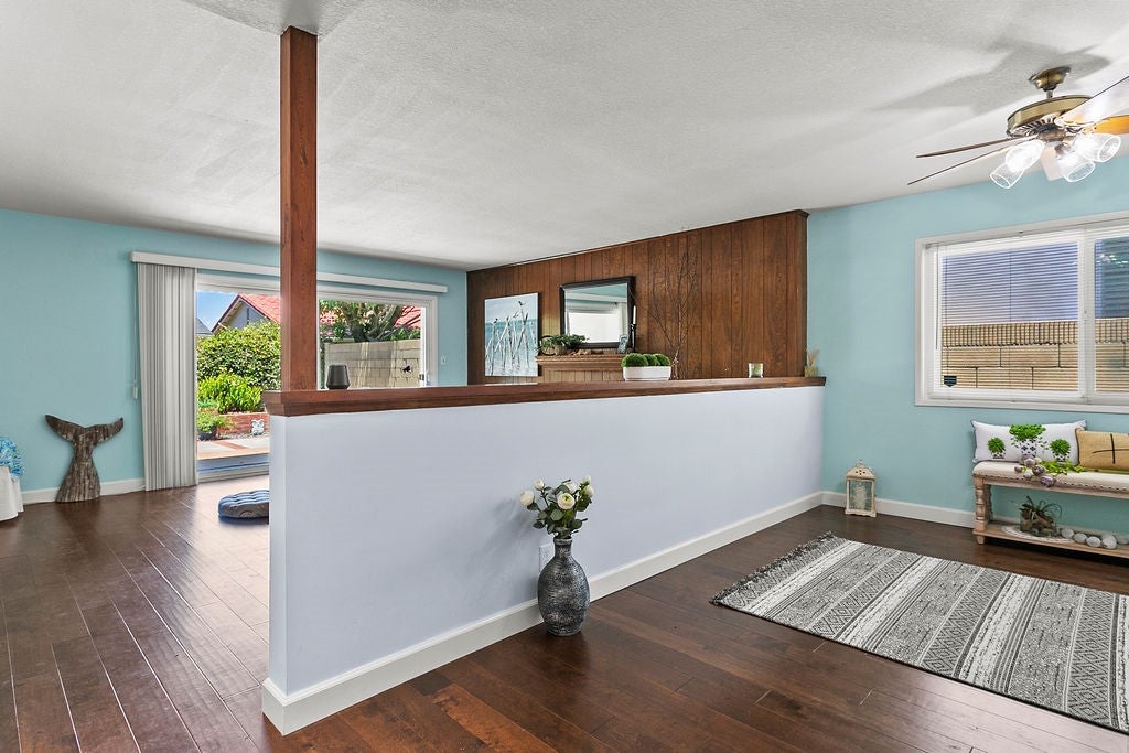 Seal Beach, California, 90740, United States, 4 Bedrooms Bedrooms, ,2 BathroomsBathrooms,Residential,Active,1900161
