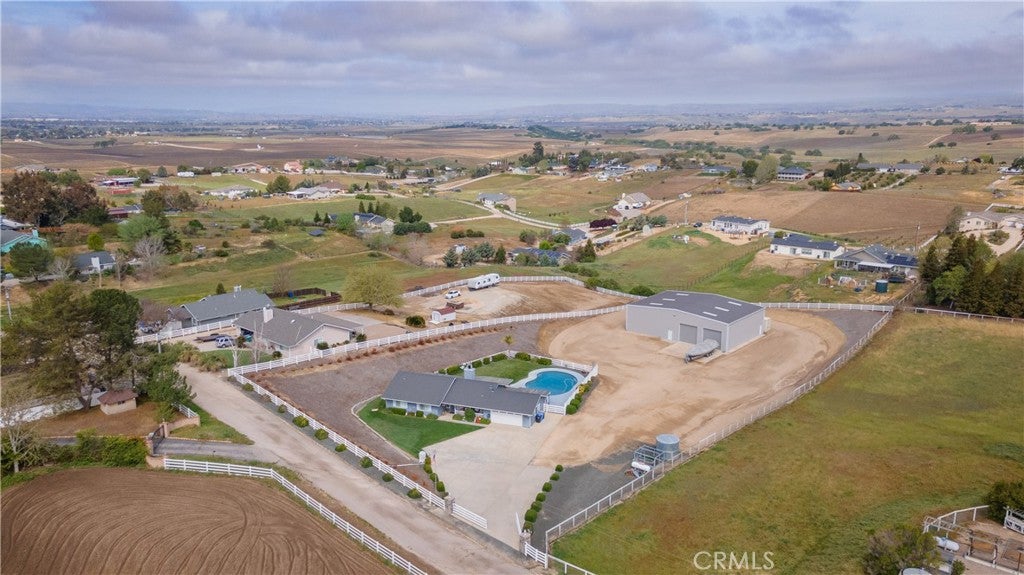 Paso Robles, California, 93446, United States, 3 Bedrooms Bedrooms, ,2 BathroomsBathrooms,Residential,Active,1985552