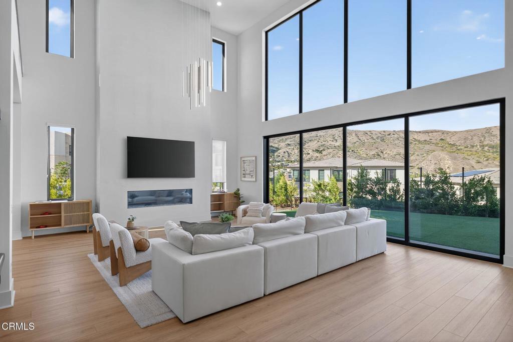 Porter Ranch, California, 91326, United States, 5 Bedrooms Bedrooms, ,6 BathroomsBathrooms,Residential,Active,1965808