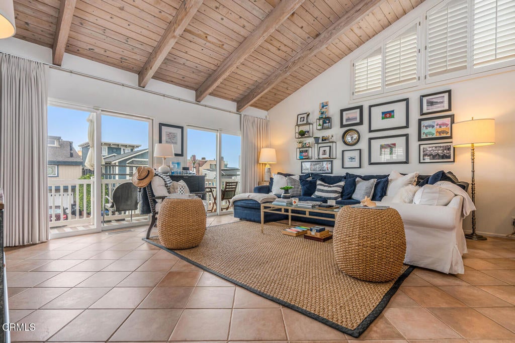 Oxnard, California, 93035, United States, 3 Bedrooms Bedrooms, ,2 BathroomsBathrooms,Residential,Active,1989783