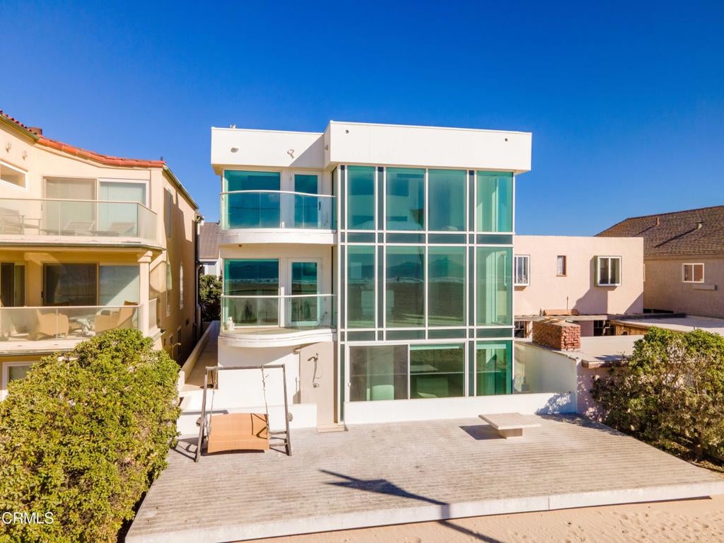 Oxnard, California, 93035, United States, 4 Bedrooms Bedrooms, ,5 BathroomsBathrooms,Residential,Active,1953419