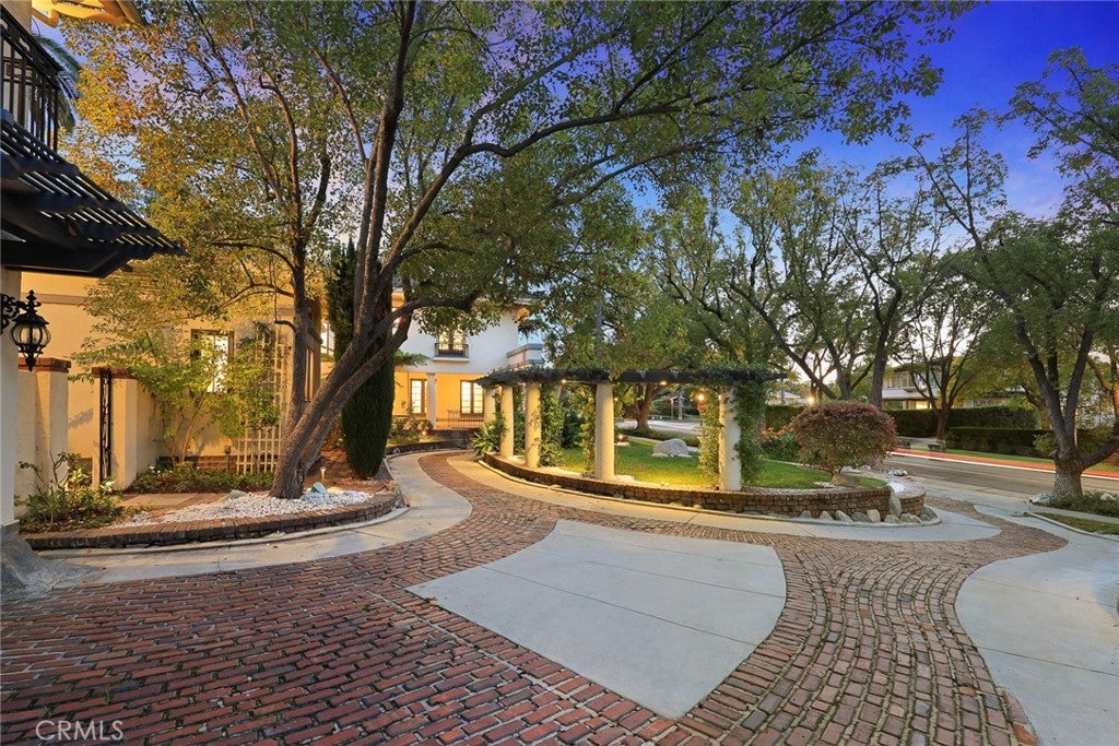 928 S El Molino Ave – image 4
