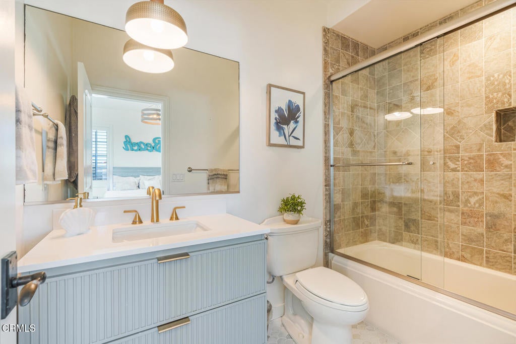 Oxnard, California, 93035, United States, 5 Bedrooms Bedrooms, ,6 BathroomsBathrooms,Residential,Contingent,1973330