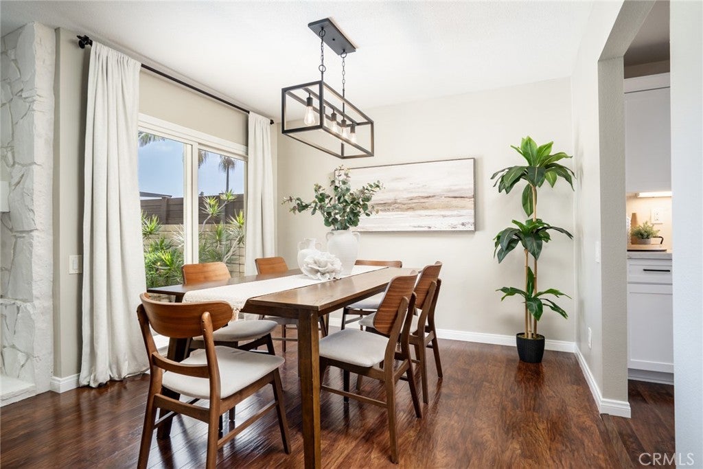 Huntington Beach, California, 92647, United States, 4 Bedrooms Bedrooms, ,3 BathroomsBathrooms,Residential,Active,2030516