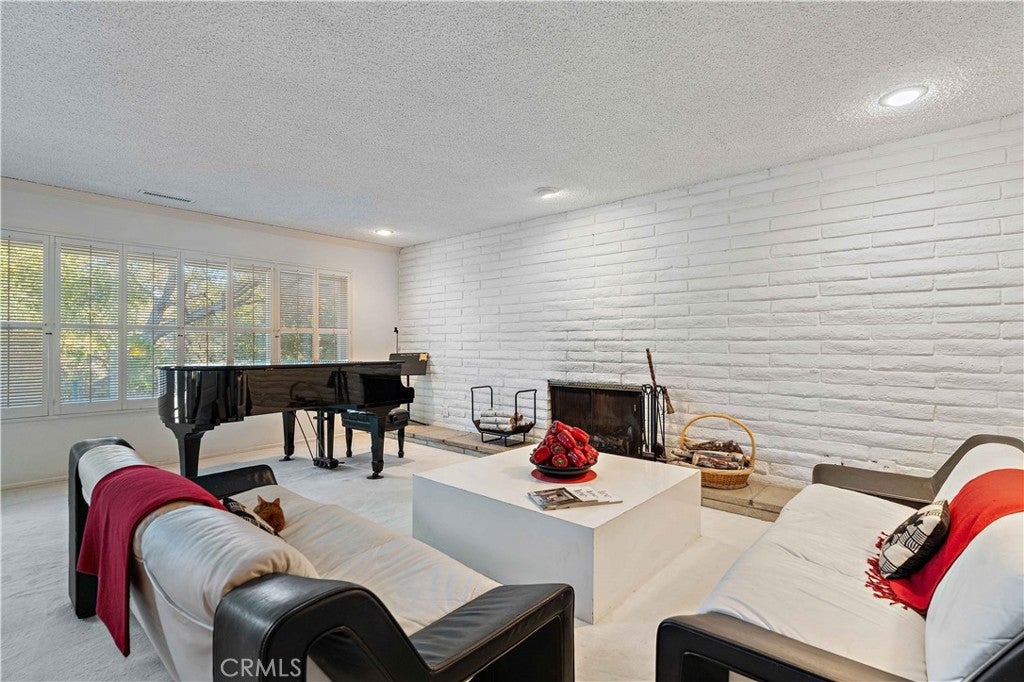 Studio City, California, 91604, United States, 5 Bedrooms Bedrooms, ,4 BathroomsBathrooms,Residential,Active,2006964