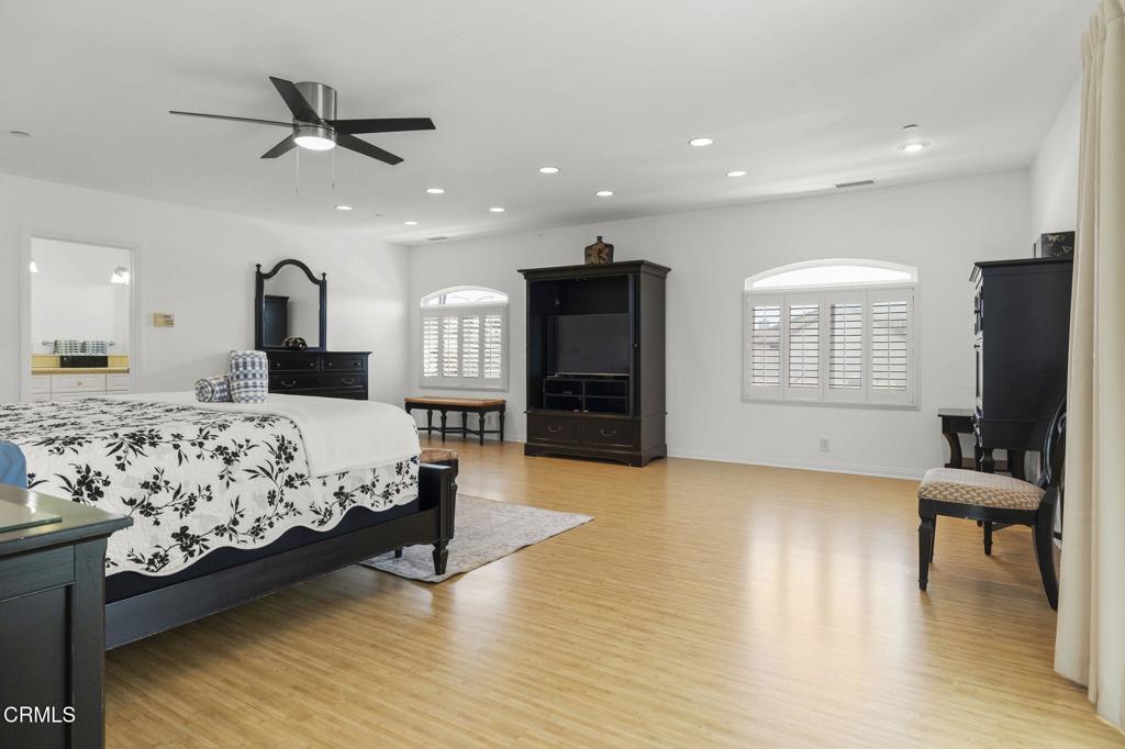 Ventura, California, 93001, United States, ,3 BathroomsBathrooms,Residential,Active,1829931