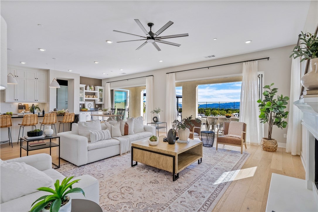 Castaic, California, 91384, United States, 6 Bedrooms Bedrooms, ,6 BathroomsBathrooms,Residential,Active,2006979