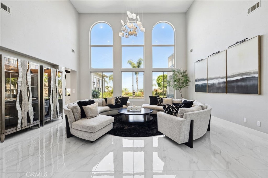 Yucaipa, California, 92399, United States, 4 Bedrooms Bedrooms, ,6 BathroomsBathrooms,Residential,Active,1858722